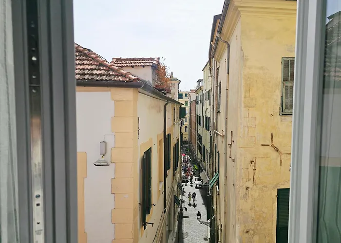 Homeholidaysanremo - 2,0 *