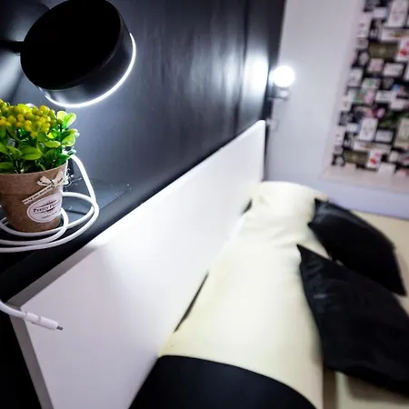 Homeholidaysanremo - 2,0 Апартаменты *