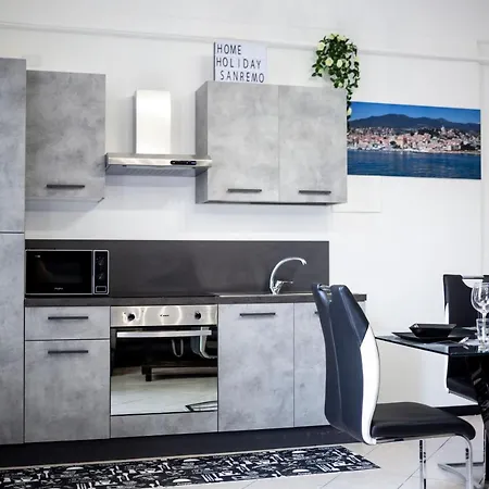 Апартаменты Homeholidaysanremo - 2,0 Санремо