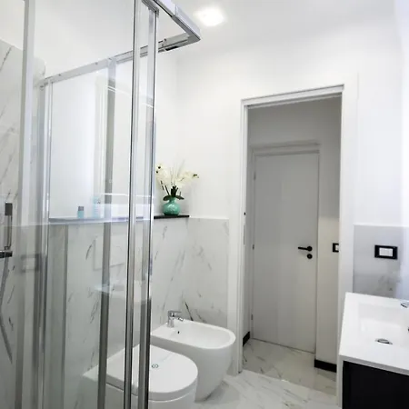 Homeholidaysanremo - 2,0 * Санремо